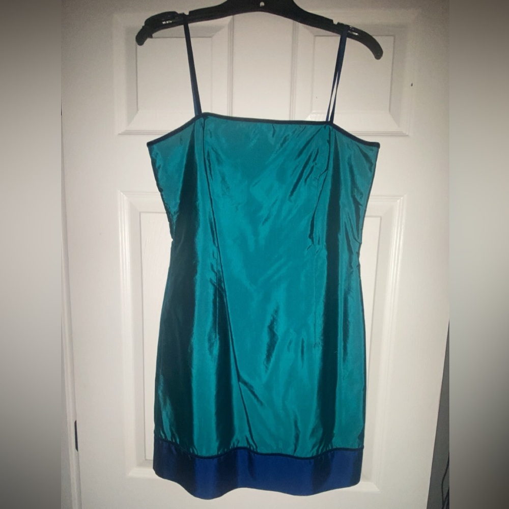 Laundry by Shelli Segal slip dress